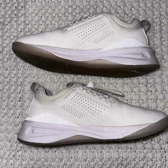 CLOVE NURSING SHOES - Picture 7 of 7